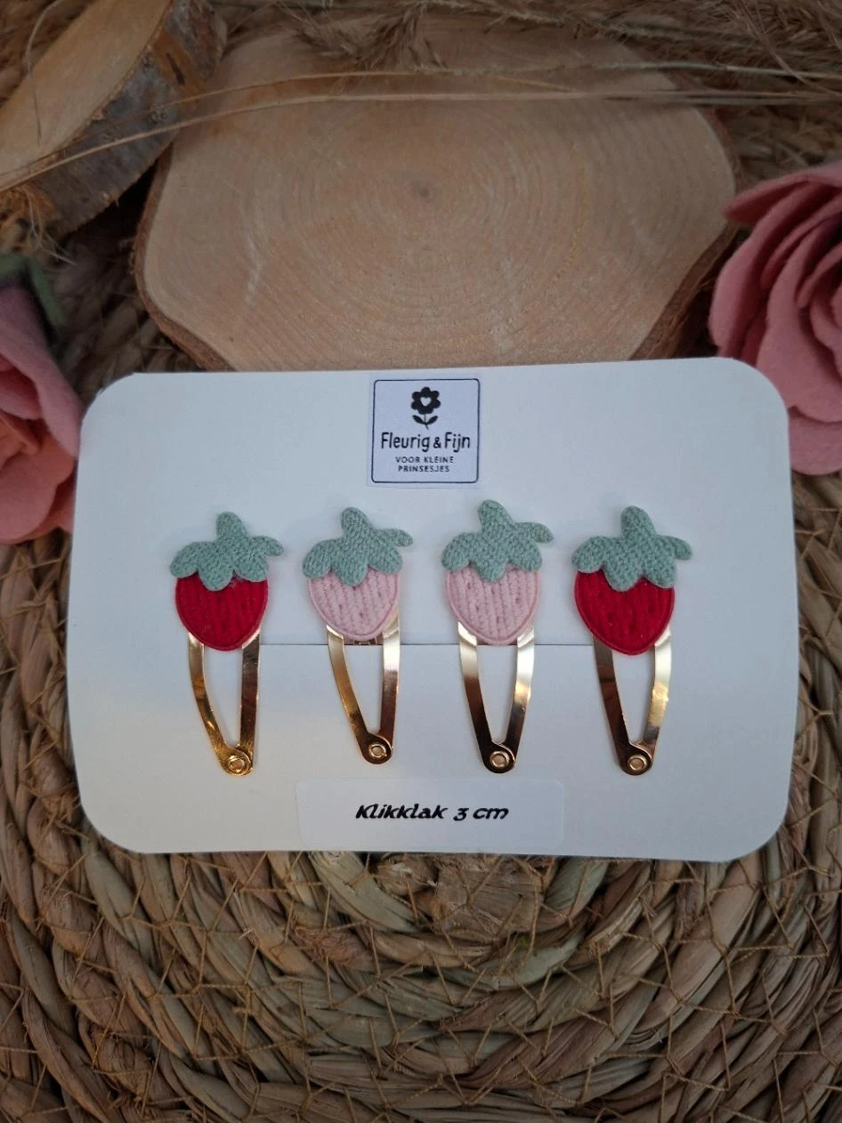 4 klikklak 3 cm met aardbeitjes
